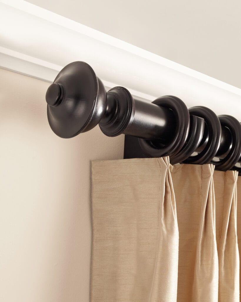 Chaucer – Dark Chocolate – 2in