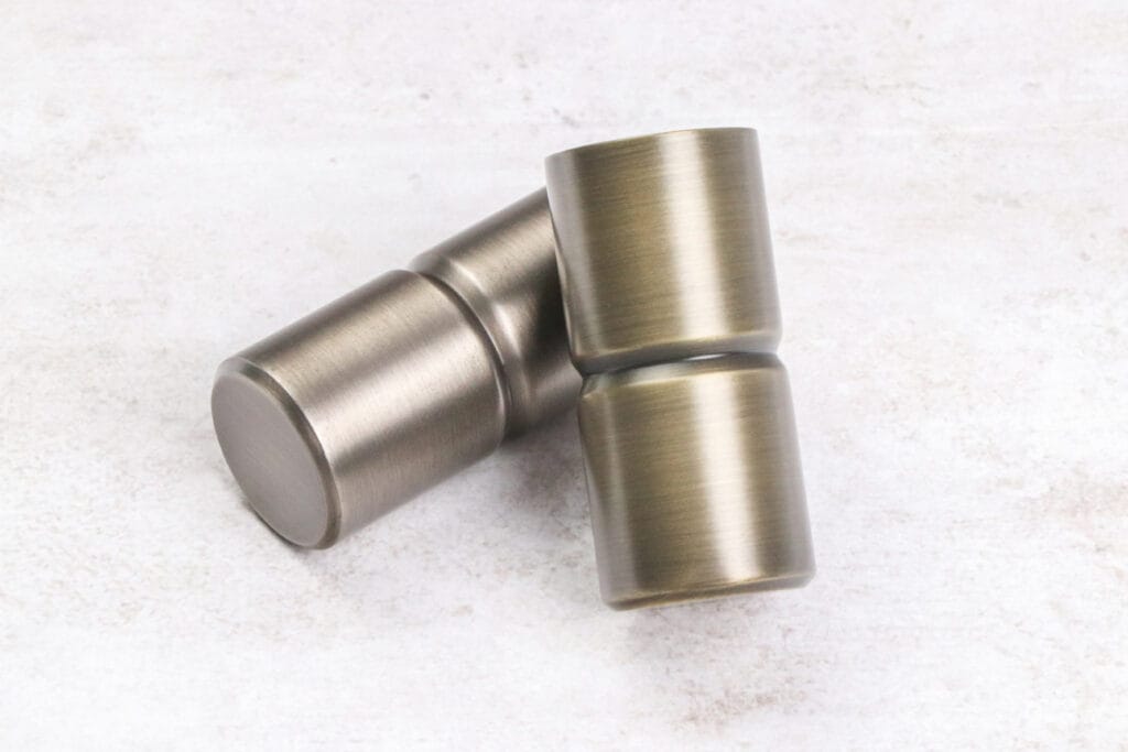 Gavin – Antique Silver – Elegant Brass v1